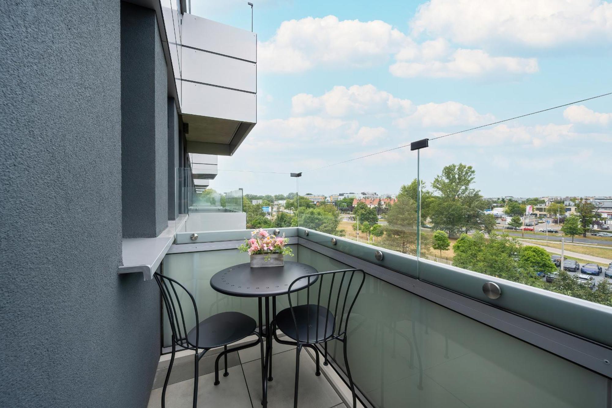 Apartamenty Zwycieska Z Klimatyzacja, Free Garage Wroclaw By Noclegi Renters Exterior photo